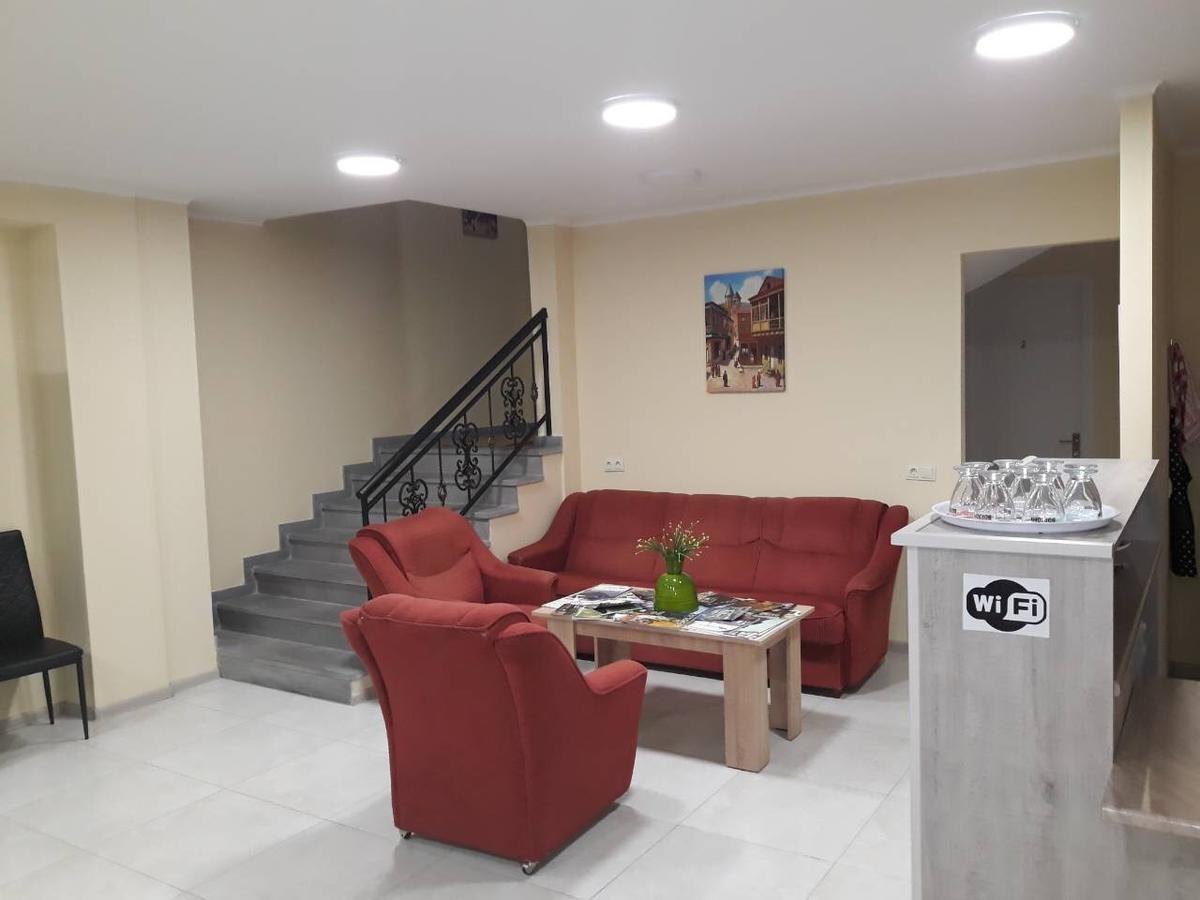 Amadeus Hotel Tbilisi Buitenkant foto